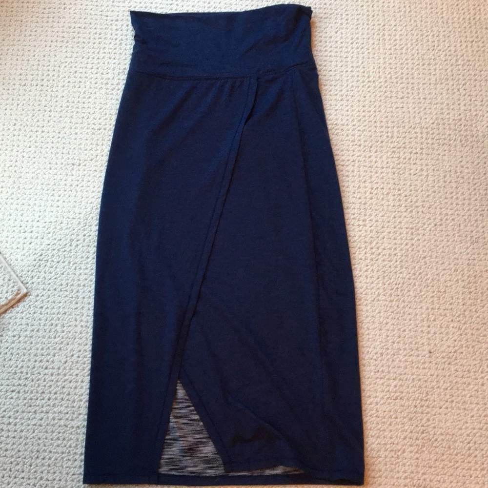 Max Studio Jersey Knit Maxi Skirt. NEW